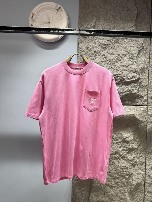 セリーヌ ポケット刺繍Tシャツ 2026新作 激安屋口コミ 男女兼用 夏服 通気 快適な着心地 シンプルデザイン 高再現度 レビュー高評価