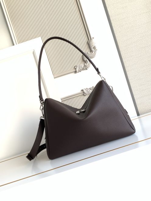 フェンディ レザーショルダーバッグ 2026新作 本物級コピー 本革使用 高級レベル仕様 精密ディテール 職人技術再現 安心サイト 発送保証