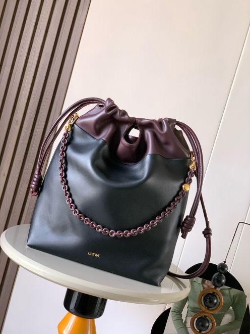 ロエベ ドローストリングレザーバッグ 2026新作 格安 高評価 上質感仕上げ 精密ディテール リピーター多数 安心サイト