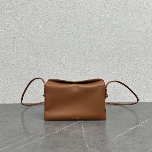 セリーヌ レザーワンショルダーバッグ 2026新作 激安 高級レベル仕様 上質感仕上げ 丁寧な縫製 発送保証 追跡可能 梱包丁寧