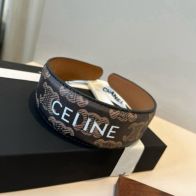 セリーヌ トリオンフロゴヘアバンド 2026新作 スーパーコピー 高評価 口コミ多数 リアル質感再現 精密ディテール 安心サイト