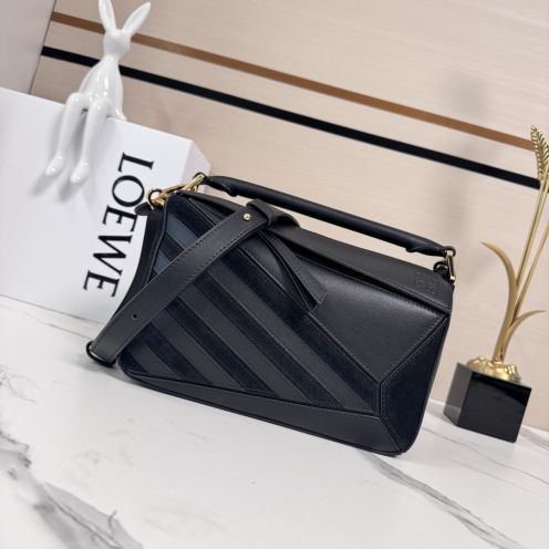 ロエベ Puzzle ハンドバッグ 2026新作 本物級コピー 高再現度レザー 精密ディテール 高級感仕上げ 安心サイト 日本倉庫発送保証 レビュー高リピ率