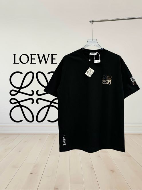 2026新作 ロエベ アナグラムTシャツ n級 高再現度 通気 男女兼用 夏服 快適な着心地 精密ディテール 高級レベル仕様 品質管理徹底