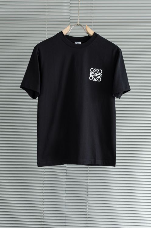 2026新作 ロエベ アナグラムTシャツ 激安 高品質 通気 男女兼用 夏服 快適な着心地 シンプルデザイン 精密刺繍 人気モデル