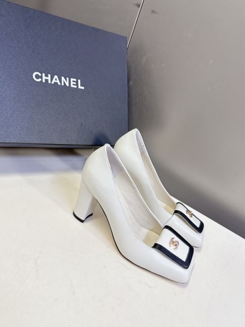 シャネル 2026新作 レディースパンプス 本革使用 高級感仕上げ 金具ロゴデザイン 精密ディテール 安心サイト ブランド コピー エレガントヒール