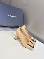 シャネル 2026新作 レディースパンプス 本革使用 高級感仕上げ 金具ロゴデザイン 精密ディテール 安心サイト 芸能人愛用 エレガントヒール