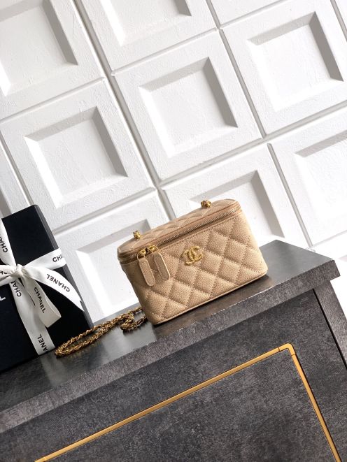 シャネル スーパーコピー キルティングレザーミニバニティバッグ チェーンショルダーデザイン 発送保証