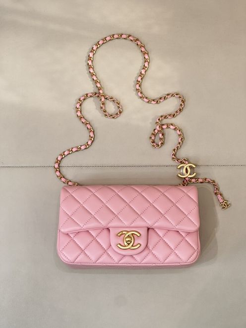 シャネル 本物級コピー キルティングチェーンショルダーバッグ ミニフラップデザイン 高再現度