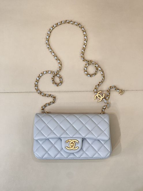 シャネル 格安 キルティングチェーンショルダーバッグ ミニフラップデザイン 高品質