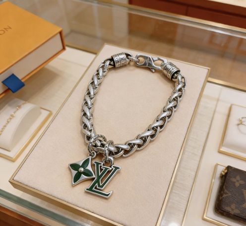 ルイヴィトン ハイブランド LVチャームブレスレット シルバーチェーン 実店舗運営