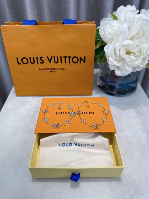 ルイヴィトン ハイブランド モノグラムチャームブレスレット フラワーモチーフジュエリー 激安