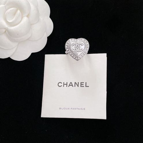 シャネル スーパーコピー ハートCCロゴリング ストーン装飾ジュエリー 高再現度