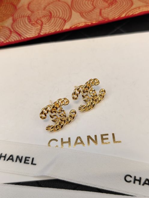 シャネル スーパーコピー CCロゴピアス チェーンモチーフ ゴールドデザイン 高品質