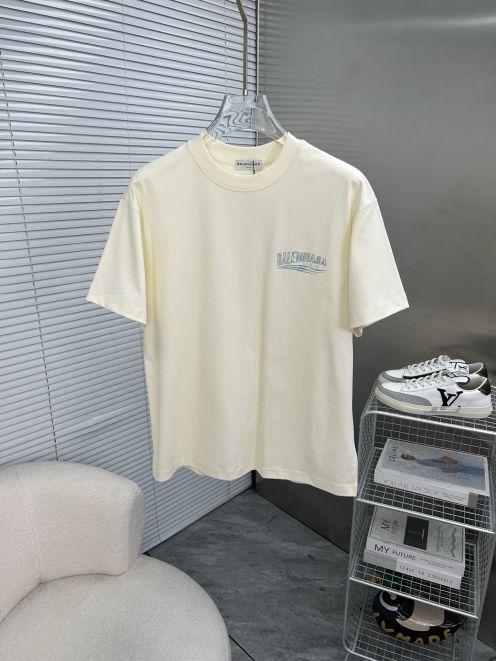 バレンシアガ 本物級コピー 半袖Tシャツ ロゴプリント ミニマル設計 快適な着心地 口コミ多数