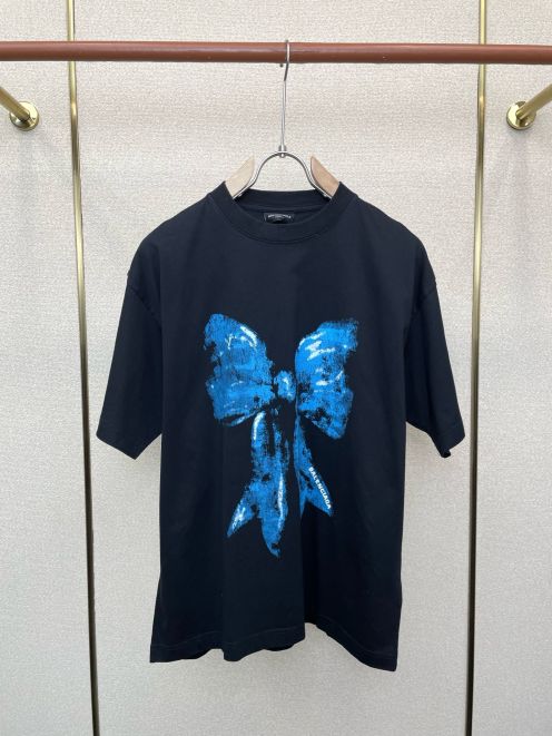 バレンシアガ ブランド コピー 半袖Tシャツ バタフライプリント アートデザイン 快適な着心地 精密ディテール