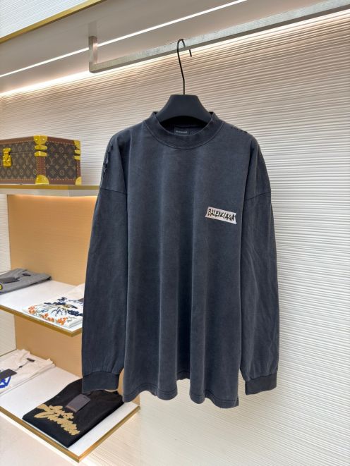 バレンシアガ 長袖Tシャツ ヴィンテージウォッシュ ロゴプリント オーバーサイズ ストリート系