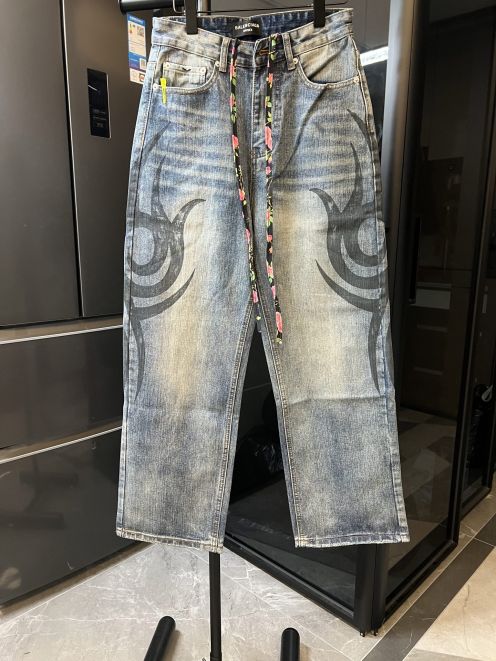 バレンシアガ 格安 デニムパンツ グラフィックプリント ヴィンテージ加工 ストリート設計 高級レベル仕様