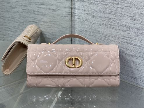 ディオール スーパーコピー カナージュハンドバッグ パテントデザイン 実店舗運営 上質感仕上げ
