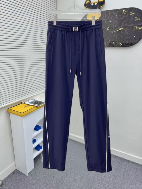 バレンシアガ 本物級コピー トラックパンツ ミニマルデザイン 満足度高い 高級感仕上げ