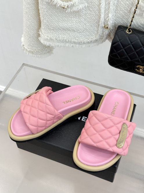シャネル ハイブランド サンダル キルティングデザイン フラットソール仕様 上質感 安心サイト