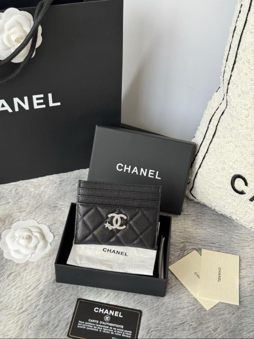 シャネル ブランド コピー カードケース キルティングデザイン コンパクト仕様 上質感 精密ディテール
