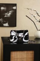 シャネル ハイブランド スパンコールチェーンショルダーバッグ バタフライデザイン フラップ仕様 数量限定入荷