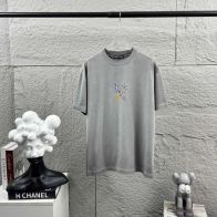 クロムハーツ スーパーコピー 半袖Tシャツ マルチクロス刺繍デザイン 通気 本格派モデル 上質感