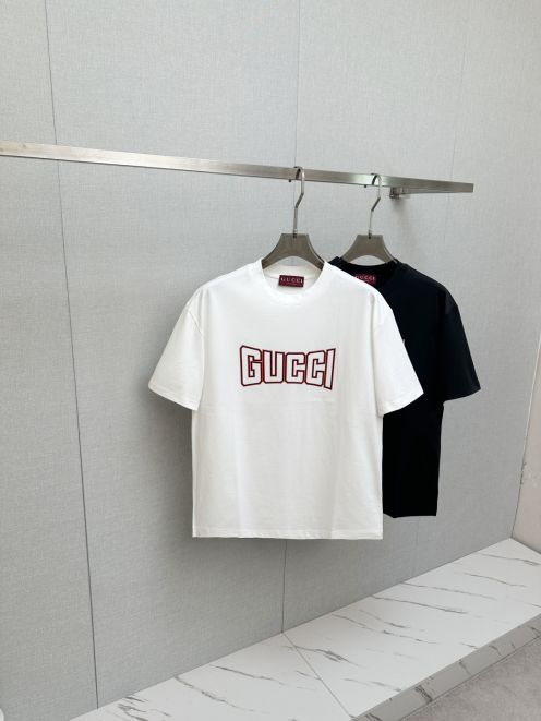 グッチ スーパーコピー ロゴプリントTシャツ シンプルデザイン 快適な着心地 定番