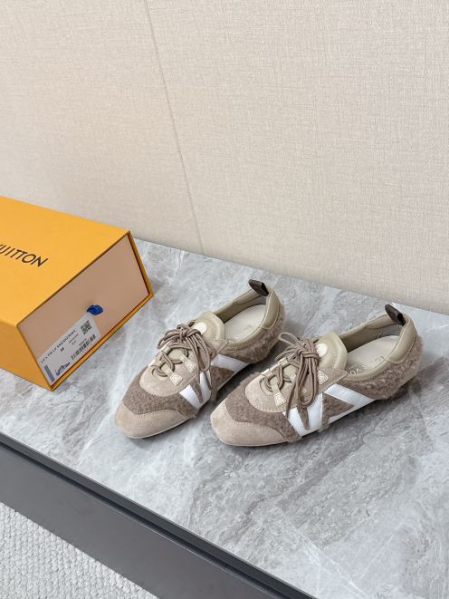 ルイヴィトン n級 スニーカー ファー切替デザイン ナチュラルカラー 軽量設計 上質仕上げ 高級感仕上げ