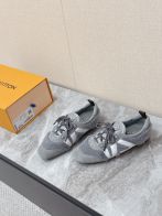 ルイヴィトン ブランド コピー スニーカー ファーデザイン カジュアルスタイル 軽量設計 上質感