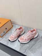 ルイヴィトン ブランド コピー スニーカー メッシュ切替 軽量ソール設計 定番モデル 高品質