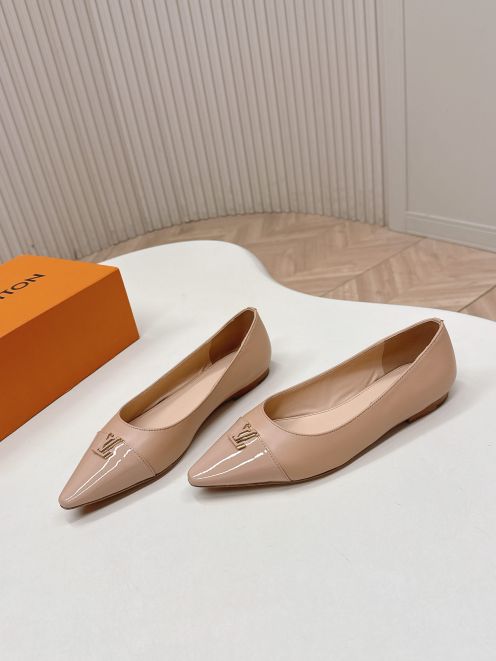 ルイヴィトン 本物級コピー フラットパンプス ポインテッドトゥ エナメル切替 上品設計 高品質