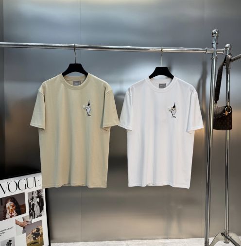ディオール スーパーコピー ワンポイント刺繍Tシャツ 半袖シンプルデザイン 男女兼用 定番