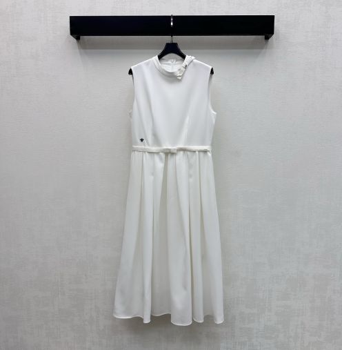 ディオール スーパーコピー ノースリーブワンピース ミニマルデザイン ベルト付きフレア 高級感仕上げ
