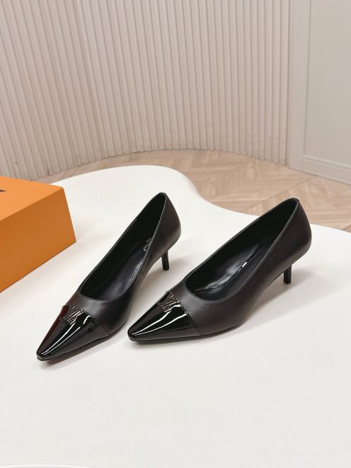 ルイヴィトン スーパーコピー パンプス ポインテッドトゥ エナメル切替 上品フォルム 口コミ多数