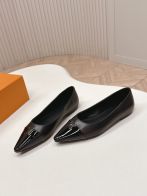 ルイヴィトン 格安 フラットパンプス ポインテッドトゥ エナメル切替 軽量設計 実店舗運営