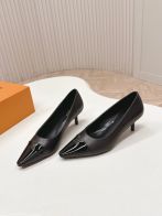ルイヴィトン スーパーコピー パンプス ポインテッドトゥ エナメル切替 上品フォルム 口コミ多数