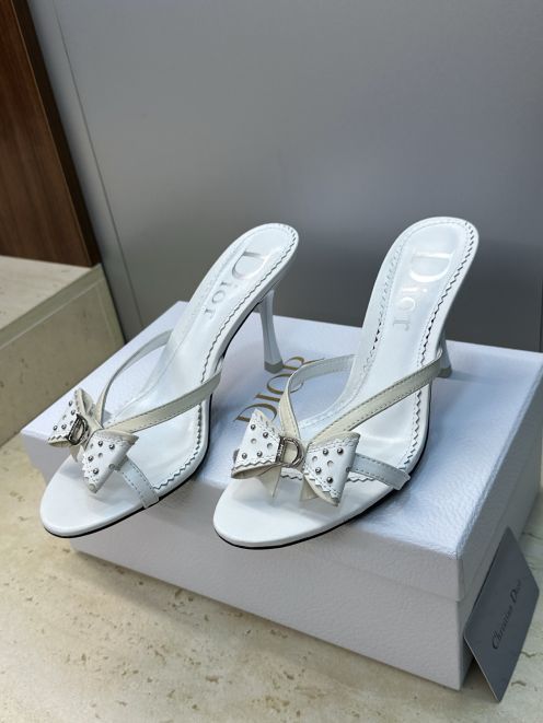 ディオール 本物級コピー リボン装飾ヒールサンダル スリムヒール設計 ブランド代用