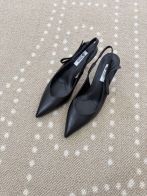 プラダ 本物級コピー パンプス ブラック バックストラップ ポインテッドトゥ ミニマルデザイン 上質レザー
