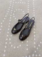 プラダ スーパーコピー パンプス バックストラップデザイン ラウンドトゥレザー 上質感モデル 梱包丁寧