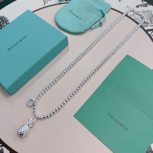 ティファニー スーパーコピー ビーズチェーンネックレス パイナップルチャーム シルバーアクセント カジュアル上品 高再現度