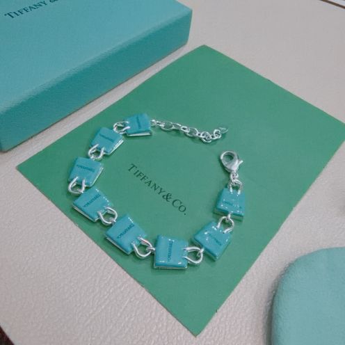 ティファニー スーパーコピー ロックプレートブレスレット シルバーチェーン ティファニーブルー 華やかデザイン 数量限定入荷
