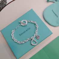ティファニー ブランド コピー ハートタグチェーンブレスレット シルバーリンク トグル留め具 クラシックデザイン 長年の実績