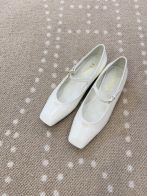 プラダ 格安 メリージェーンパンプス スクエアトゥ レザー光沢 上品シルエット 口コミ多数