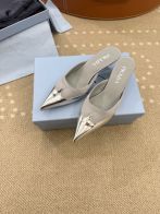 プラダ 格安 ポインテッドトゥミュールパンプス メタルトゥ切替 スエード調素材 エレガントライン 発送保証