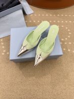 プラダ ハイブランド ポインテッドトゥミュールパンプス メタルトゥ切替 パステルグリーン モードスタイル 正確な刻印