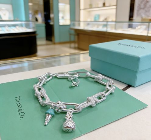 ティファニー 格安 チェーンブレスレット アイスクリーム パイナップルチャーム 精密ディテール リピーター多数