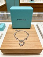 ティファニー スーパーコピー ハートチェーンブレスレット シンプルデザイン シルバー仕上げ 丁寧な縫製