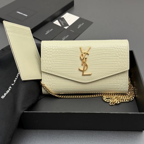 サンローラン スーパーコピー チェーンウォレット クロコ型押しレザー YSLロゴ 上質感 安全取引