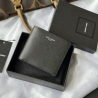 サンローラン ブランド コピー 二つ折りウォレット グレインレザー シンプルデザイン リピーター多数